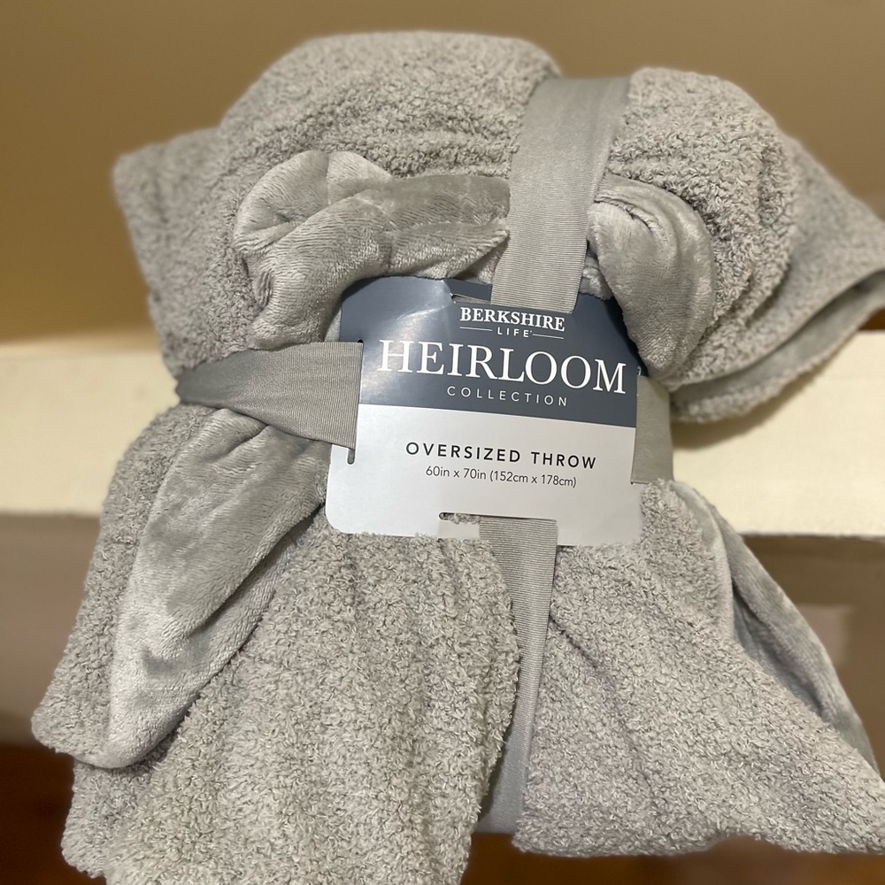 Berkshire Life Heirloom Collection Oversized Throw - Gray
